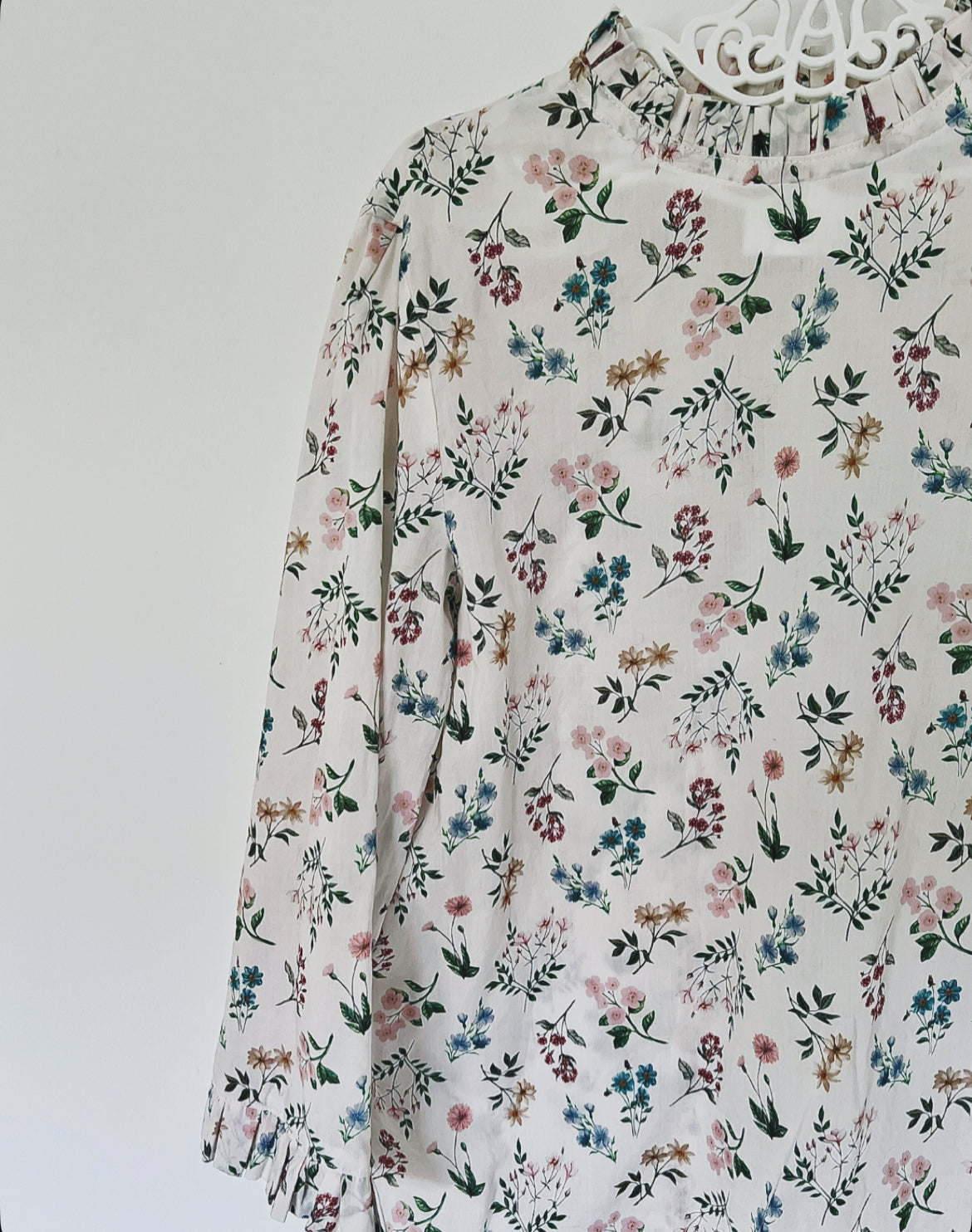 Liberty Annie A Blouse With Ruffled Collar